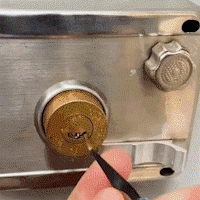 Broken Key Extractor Set - Effortlessly remove broken keys from any lock!